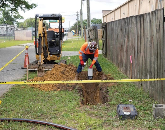 Florida Power and Light working in Walton County